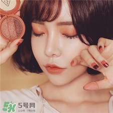 �Ϲ�ɫ��Ӱ���� �Ϲ�ɫ��Ӱ�Ļ���